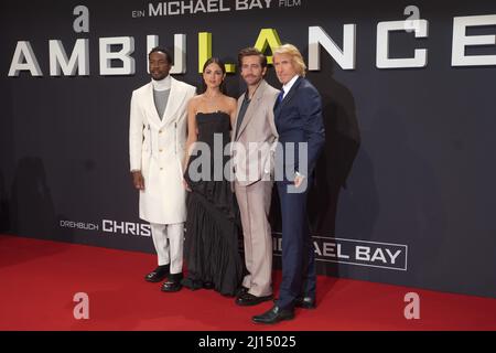 Berlin, Germany. 22nd Mar, 2022. Actors Yahya Abdul-Mateen II (l-r), Eiza González, Jake Gyllenhaal and director Michael Bay arrive at the premiere of the feature film 'Ambulance' at the Zoopalast. The film opens in German theaters on March 24, 2022. Credit: Jörg Carstensen/dpa/Alamy Live News Stock Photo