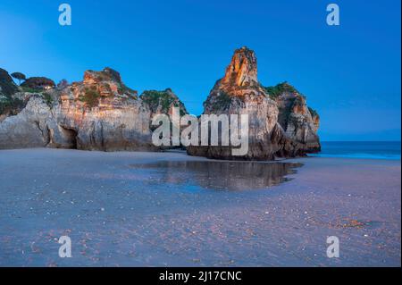 Praia dos Tres Irmaos, rocky landscape on the beach, Alvor, Algarve, Portugal, Europe Stock Photo