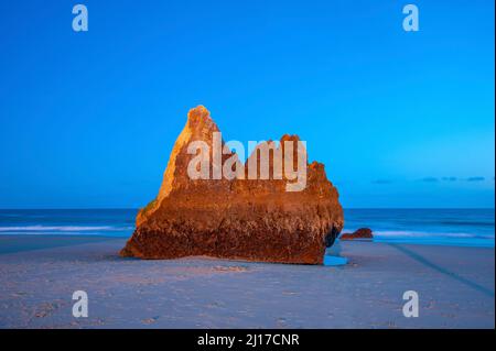 Praia dos Tres Irmaos, rocky landscape on the beach, Alvor, Algarve, Portugal, Europe Stock Photo