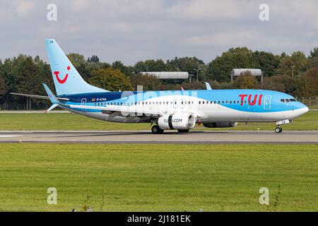 TUIfly Boeing B737-8K5(WL) (D-ATUA, 37245) approaching Hamburg Airport, HAM, EDDH Stock Photo