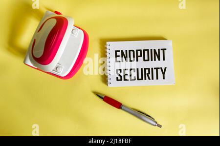 ENDPOINT SECURITY text on notepad and yellow background. business concept Stock Photo