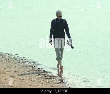 Ayr, Scotland, UK 23rd  March, 2022. UK  Weather: : Another Sunny day saw summer like weather with rising temperatures and a Sunny Ayr beach. Gerard Ferry/Alamy Live News Stock Photo