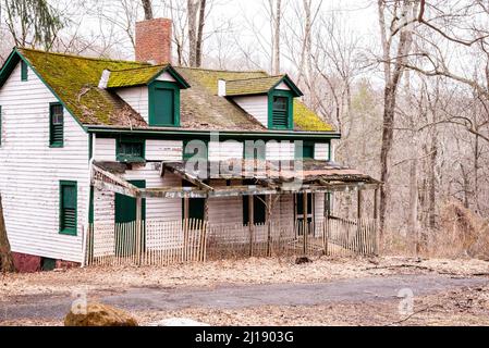 There's a historic and creepy deserted village in New Jersey 
