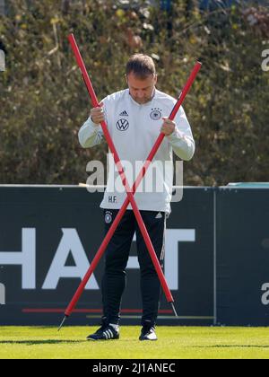 Frankfurt, Deutschland. 23rd Mar, 2022. firo: 03/23/2022 Fuvuball, soccer, national team, training, Germany DFB picture: v. left Federal coach Hansi Flick Credit: dpa/Alamy Live News Stock Photo