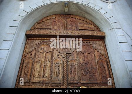 Portal des Männerkloster Cocos, bei Tulcea, Dobrudscha, Rumänien  /  Portal of the men's monastery Cocos, near Tulcea, Dobruja, Romania (Aufnahmedatum Stock Photo