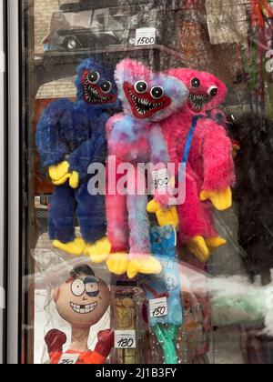 New trendy scary smile toys that all kids want to buy. Creepy toy is sold in store. Huggy Wuggy and Kissy Missy Stock Photo Alamy