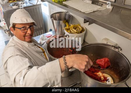 MARIE-THERESE BOUCKAERT, TRADITIONALLY-MADE ICE CREAMS, LES GLACES A LA FERME, EURE, NORMANDY, FRANCE Stock Photo