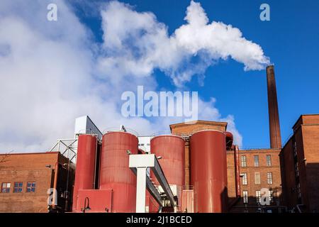 SMOKESTACK OF THE METSA BOARD TAKO PAPERBOARD FACTORY, TAMPERE, FINLAND, EUROPE Stock Photo