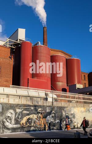 SMOKESTACK OF THE METSA BOARD TAKO PAPERBOARD FACTORY, TAMPERE, FINLAND, EUROPE Stock Photo