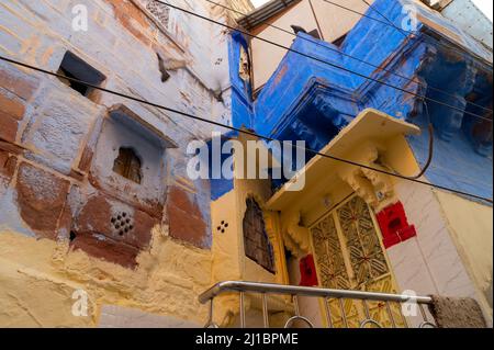 Jodhpur, Rajasthan, India - October 21st, 2019 : Traditional colorful houses. Historically, Hindu Brahmins used to paint their houses in blue for bein Stock Photo