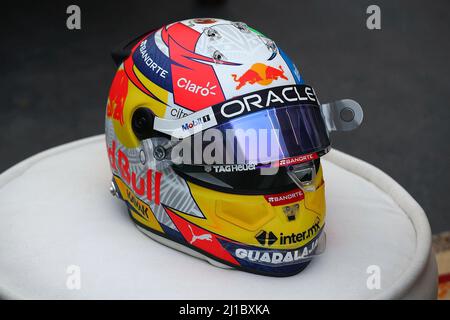 スポーツ選手 Perez 2021 Red Bull F1 Used Visor Perez 2021 Red Bull F1 Used Visor - メルカリ