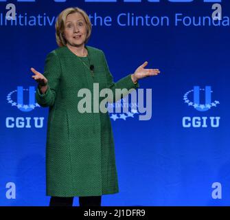 CORAL GABLES, FL - MARCH 07: Hillary Rodham Clinton, Former U.S. Secretary of State and U.S. Senator from New York and her daughter Chelsea Clinton, Vice Chair, Clinton Foundation embr as they attend the 2015 Meeting of Clinton Global Initiative University at the University of Miami on March 7, 2015 in Coral Gables, Florida. The 2015 Clinton Global Initiative University meeting encourages students to take action on some of the Millennial generations biggest concerns such as the future of energy, the power of big data to address global challenges, and pe-building in the Middle East and North Af Stock Photo