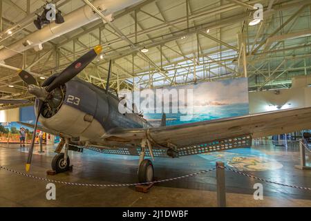 Honolulu, Oahu, Hawaii, United States - August 2016: Douglas SBD Dauntless Dive Bomber of 1940 in Hangar 37 of the Pearl Harbor Aviation Museum of Stock Photo