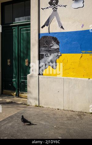 Paris (75) 13e arrdt. Quartier de la Butte aux Cailles. Sur un mur de la rue de la Butte aux Cailles, une peinture murale de l'artiste Demoiselle MM, Stock Photo