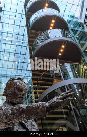 25.01.2022, Germany, Berlin, Berlin - Sculpture of Willy Brandt in the inner courtyard of the Willy Brandt House, Federal Headquarters of the Social D Stock Photo