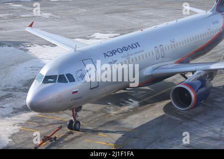 MOSCOW, RUSSIA - FEBRUARY 28, 2011: Aeroflot Russian Airlines Airbus A320 at Moscow Sheremetyevo Airport, Russia. Sheremetyevo (SVO) is the busiest ai Stock Photo