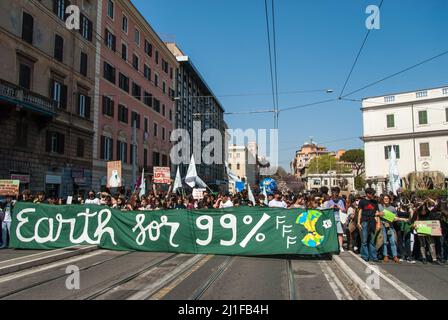 Rome, Italy. 25th Mar, 2022. 25/03/2022 Rome, national demonstration against climate change organized by Fridays For Future Credit: Independent Photo Agency/Alamy Live News Stock Photo