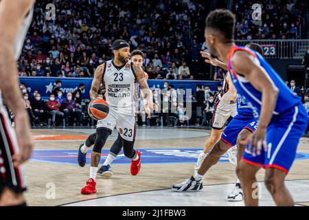Istanbul, Turkey. 24th Mar, 2022. Malcolm Delaney (No.23) of AX Armani Exchange Milan in action during Round 32 of the 2021/2022 Turkish Airlines Euroleague Regular Season at Sinan Erdem Dome. Final score; Anadolu Efes 77:83 Milan. Credit: SOPA Images Limited/Alamy Live News Stock Photo