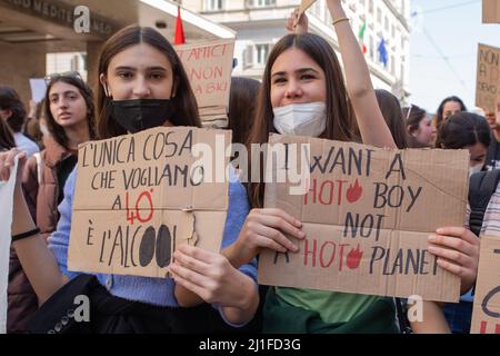 Rome, Italy. 25th Mar, 2022. Demonstration organized in Rome by FridaysForFuture movement for Global Climate Strike (Credit Image: © Matteo Nardone/Pacific Press via ZUMA Press Wire) Stock Photo