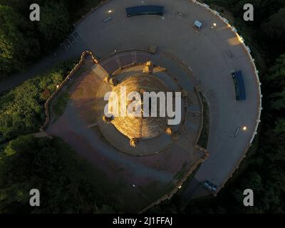 Das Kaiser Wilhelm Denkmal in Porta Westfalica von oben Stock Photo