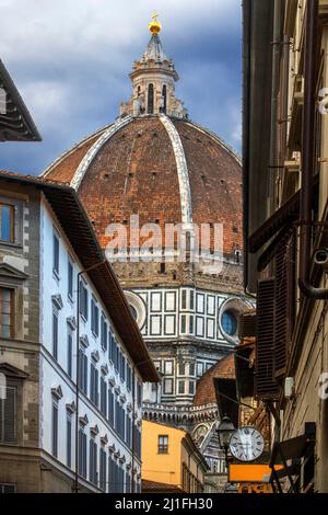 Florence cathedral, view of the Duomo with its Brunelleschi designed dome sited in the center of the city of Florence, Tuscany, Italy.  The typical It Stock Photo