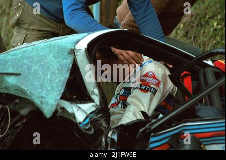 Attilio Bettega (ITA) Lancia Rally 037 GrB Martini Racing seriously injured in the car Stock Photo