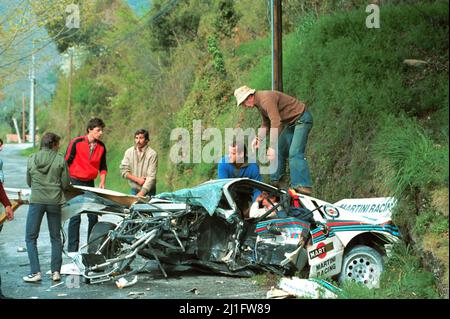 Attilio Bettega (ITA) Lancia Rally 037 GrB Martini Racing seriously injured in the car Stock Photo