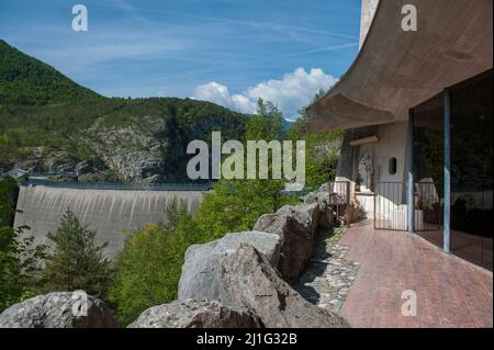 Erto and Casso (Pordenone), Italy 21/05/2016: Vajont dam. © Andrea Sabbadini Stock Photo