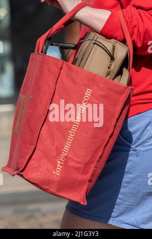 【Fortnum Mason】ショッピングの必需品 Plastic-Free Bag Fortnum's Plastic-Free Bag for Life