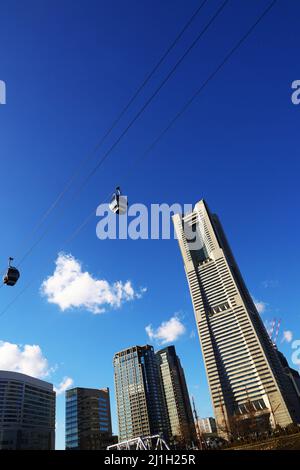 Urban circulation ropeway 'YOKOHAMA AIR CABIN' and 'Yokohama Landmark Tower' in Minato Mirai, Yokohama Stock Photo
