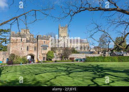 Wells Cathedral is an Anglican cathedral in Wells, Somerset, England, dedicated to St Andrew the Apostle and seat of the Bishop of Bath and Wells. Stock Photo