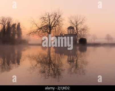 Sunrise at Temple Island, Henley on Thames Stock Photo