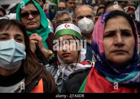 Madrid, Spain. 26th Mar, 2022. Saharawi community and supporters are seen during a demonstration in front of the Ministry of Foreign Affairs. Thousands have gathered to protest against the Spanish government's support for Morocco's autonomy plan for Western Sahara, which grants a limited autonomy to Western Sahara. Pro-independence groups as well as Algeria oppose the proposal. Credit: Marcos del Mazo/Alamy Live News Stock Photo