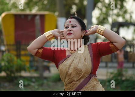 March 26, 2022: A woman dancing traditional Bihu Dance during a workshop ahead of Rongali Bihu festival, in Guwahati, Assam, India on Saturday, 26 March 2022. Bohag Bihu or Rongoli Bihu is one of the most important and significant festivals that is celebrated by Assamese people. (Credit Image: © David Talukdar/ZUMA Press Wire) Stock Photo