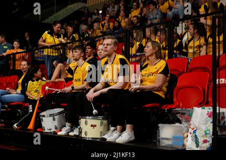 DEN HAAG, NETHERLANDS - MARCH 26: Supporters of Avi Air Almere during the Finale Landskampioenschap Eredivisie Badminton match between Avi Air Almere and BC Duinwijck at Sportcampus Zuiderpark on March 26, 2022 in Den Haag, Netherlands (Photo by Hans van der Valk/Orange Pictures) Stock Photo