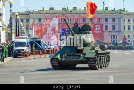 SAINT PETERSBURG, RUSSIA - JUNE 20, 2020: Soviet T-34-85 tank at the Victory Day parade. Saint Petersburg Stock Photo