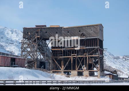 The Atlas Coal Mine National Historic Site is an inactive coal mine in Alberta, and the largest still standing in North America. East Coulee, Alberta, Stock Photo