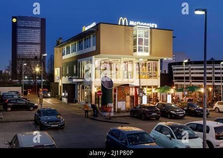 ARAG Versicherungen, head office in Düsseldorf, in the foreground McDonald's Stock Photo
