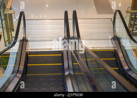 Aventura Mall wide angle 2 editorial photo. Image of escalator - 56703666