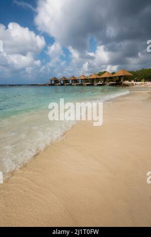 Golden beaches and turquoise waters of Aruba on the shores of Flamingo Island. Stock Photo