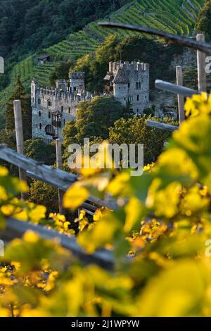 Fontana Castle/Brunnenburg houses the Agricultural Museum and a memorial to the poet Ezra Pound. Tirol/Tirolo, Bolzano province, Alto-Adige, Italy. Stock Photo