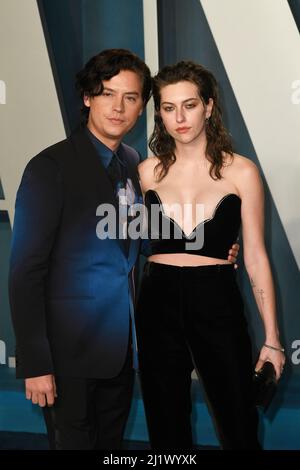 Beverly Hills, USA. 27th Mar, 2022. Cole Sprouse and King Princess attend the 2022 Vanity Fair Oscar Party at the Wallis Annenberg Center for the Performing Arts on March 27, 2022 in Beverly Hills, California. Photo: Casey Flanigan/imageSPACE/Sipa USA Credit: Sipa USA/Alamy Live News Stock Photo