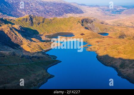 Llyn Llydaw, the small mountain lake below Snowdon in North Wales Stock Photo