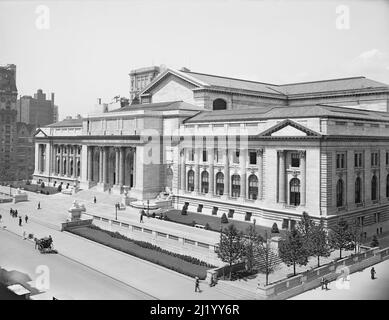 New York Public Library, Fifth Avenue and 42nd Street, New York City, New York, USA, Detroit Publishing Company, 1911 Stock Photo