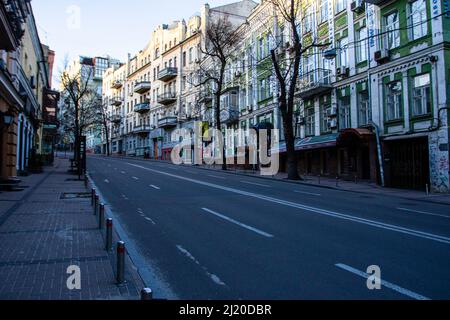 Kyiv, Ukraine. 28th Mar, 2022. Empty street in Kyiv. Daily life in the city of Kyiv amid Russian aggression. (Photo by Ty ONeil/SOPA Images/Sipa USA) Credit: Sipa USA/Alamy Live News Stock Photo