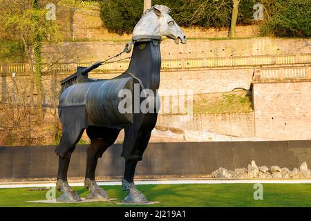 The Karlsruhe 'Musengaul' by Jürgen Goertz in the garden of Heidelberg Castle. Heidelberg is a town on the Neckar River in southwestern Germany. Stock Photo