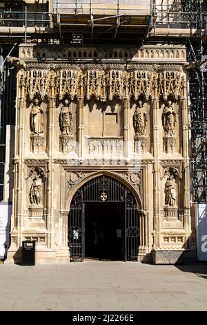 Scaffolding covers the West entrance during restoration work.Canterbury Cathedral. Site of the martyrdom of Thomas a Becket. Kent, England Stock Photo