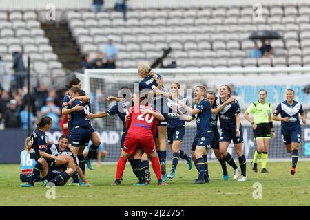 The Melbourne Victory players celebrate at the end of the game after winning the Womens Liberty A-League Grand Final match between Sydney FC and Melbo Stock Photo