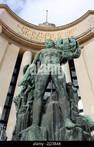 Trocadero - Theatre National de Chaillot - Paris Stock Photo