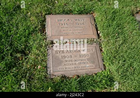 Los Angeles, California, USA 21st March 2022 A general view of atmosphere of Actor Brooks West and Actress Eve Arden's Grave at Pierce Brothers Westwood Village Memorial Park on March 21, 2022 in Los Angeles, California, USA. Photo by Barry King/Alamy Stock Photo Stock Photo